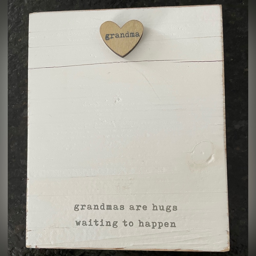 Wood Mud Pie magnetic picture frame-Grandmas are hugs waiting to happen. New.